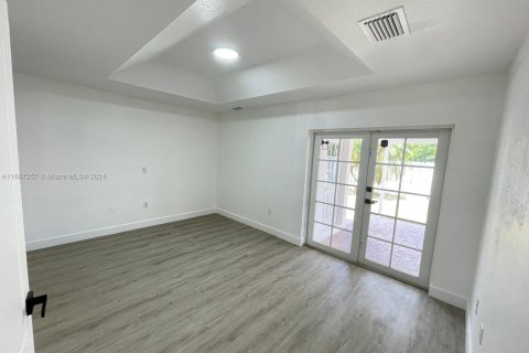 Villa ou maison à vendre à Hialeah, Floride: 3 chambres, 106.56 m2 № 1381766 - photo 21