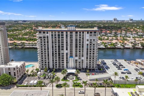 Copropriété à vendre à Hollywood, Floride: 2 chambres, 119.57 m2 № 1347985 - photo 3