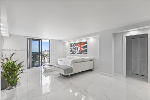 Copropriété à vendre à Hollywood, Floride: 2 chambres, 119.57 m2 № 1347985 - photo 8