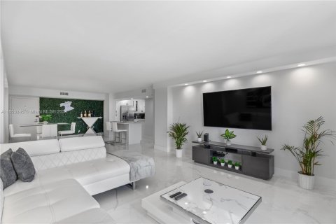 Condominio en venta en Hollywood, Florida, 2 dormitorios, 119.57 m2 № 1347985 - foto 18