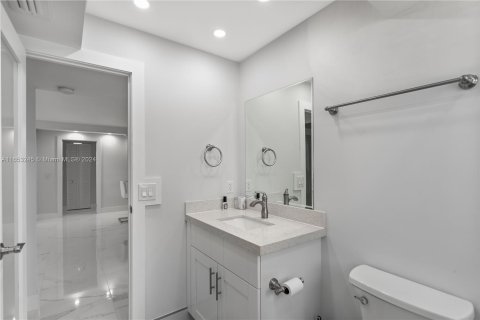 Copropriété à vendre à Hollywood, Floride: 2 chambres, 119.57 m2 № 1347985 - photo 16