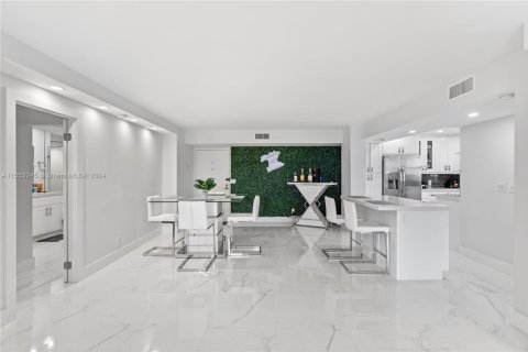 Copropriété à vendre à Hollywood, Floride: 2 chambres, 119.57 m2 № 1347985 - photo 10