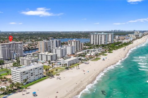 Condominio en venta en Hollywood, Florida, 2 dormitorios, 119.57 m2 № 1347985 - foto 2