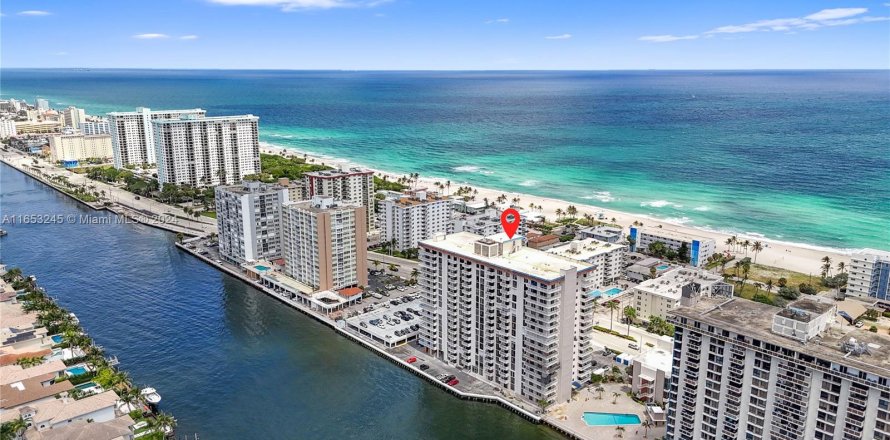 Condo in Hollywood, Florida, 2 bedrooms  № 1347985