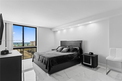 Copropriété à vendre à Hollywood, Floride: 2 chambres, 119.57 m2 № 1347985 - photo 20