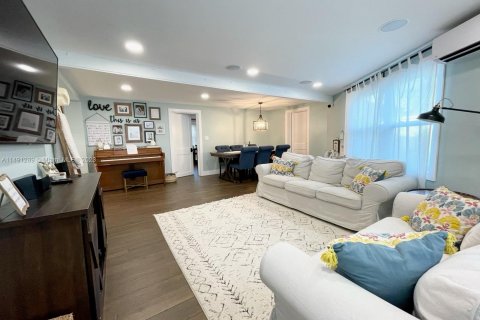 Casa en venta en Marathon, Florida, 3 dormitorios, 134.8 m2 № 858102 - foto 3