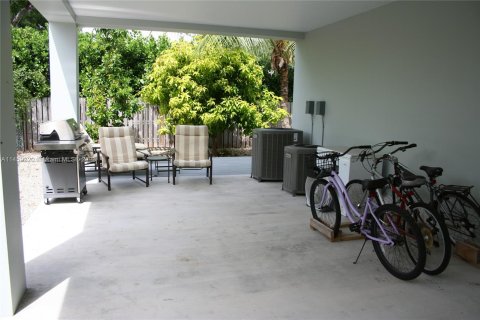 House in Key Largo, Florida 4 bedrooms, 202.53 sq.m. № 744040 - photo 25