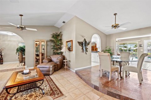 Villa ou maison à vendre à Punta Gorda, Floride: 3 chambres, 214.7 m2 № 1341781 - photo 9