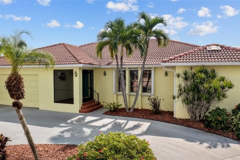 Villa ou maison à vendre à Punta Gorda, Floride: 3 chambres, 214.7 m2 № 1341781 - photo 5