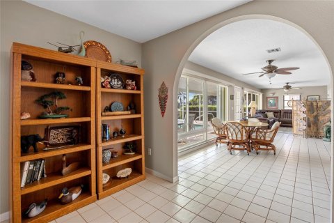 Villa ou maison à vendre à Punta Gorda, Floride: 3 chambres, 214.7 m2 № 1341781 - photo 18