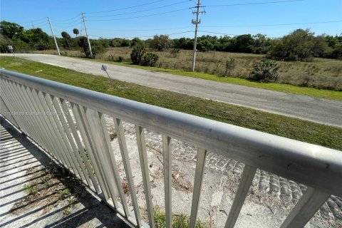 Immobilier commercial à vendre à Okeechobee, Floride № 1091447 - photo 6