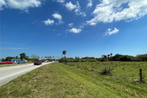 Immobilier commercial à vendre à Okeechobee, Floride № 1091447 - photo 20