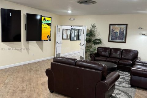 Copropriété à vendre à Sunrise, Floride: 2 chambres, 78.97 m2 № 1270917 - photo 24