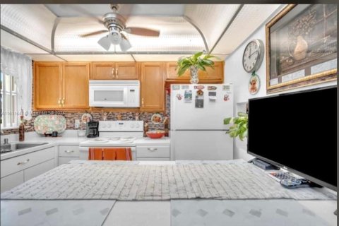 Condo in Sunrise, Florida, 2 bedrooms  № 1270917 - photo 5