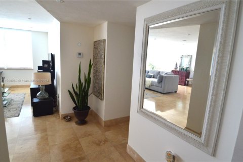 Condo in Aventura, Florida, 2 bedrooms  № 1118897 - photo 14