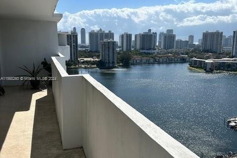 Copropriété à vendre à Aventura, Floride: 2 chambres, 106.19 m2 № 1118897 - photo 6