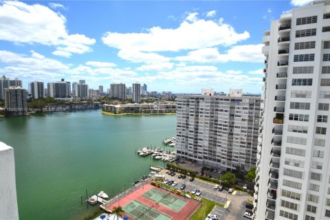 Condo in Aventura, Florida, 2 bedrooms  № 1118897 - photo 1