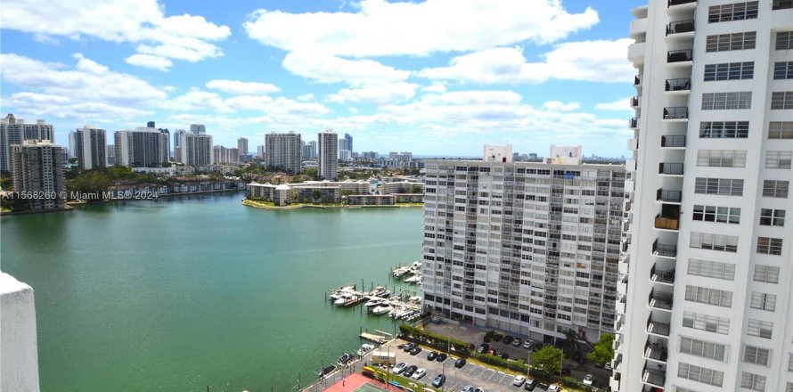 Condo in Aventura, Florida, 2 bedrooms  № 1118897