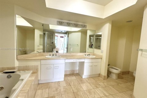 Condo in Aventura, Florida, 2 bedrooms  № 1118898 - photo 10