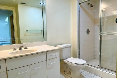 Condo in Aventura, Florida, 2 bedrooms  № 1118898 - photo 16