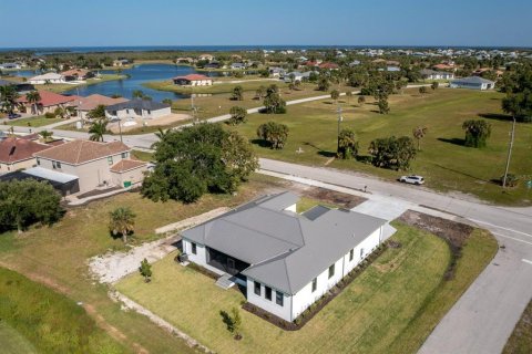 Villa ou maison à vendre à Punta Gorda, Floride: 4 chambres, 218.41 m2 № 1124230 - photo 15