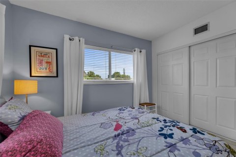 Condo in Margate, Florida, 2 bedrooms  № 890519 - photo 27