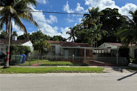 Casa en venta en Miami, Florida, 3 dormitorios, 95.88 m2 № 1377656 - foto 1