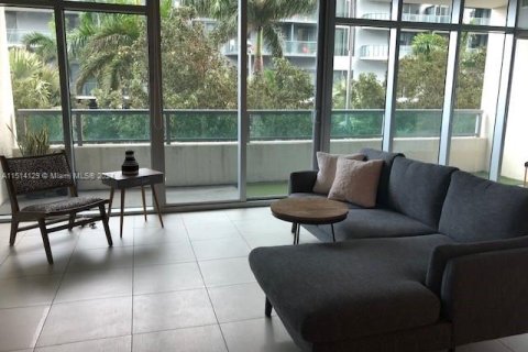 Condominio en venta en Miami, Florida, 64.47 m2 № 947709 - foto 1