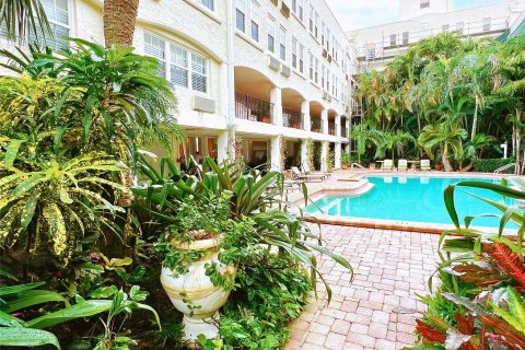 Condo in Palm Beach, Florida, 1 bedroom  № 1016968 - photo 10