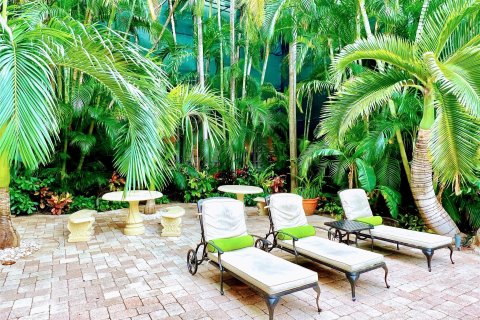 Condo in Palm Beach, Florida, 1 bedroom  № 1016968 - photo 11