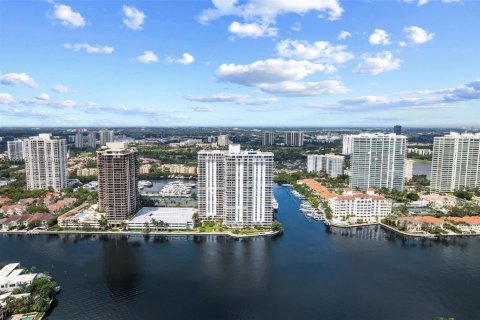 Condominio en venta en Aventura, Florida, 3 dormitorios, 155.8 m2 № 1374385 - foto 20