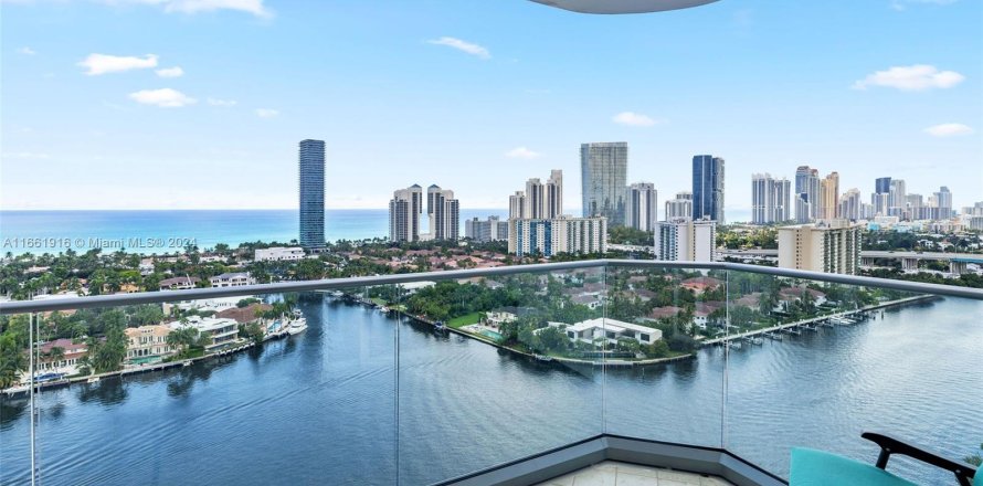 Condominio en Aventura, Florida, 3 dormitorios  № 1374385