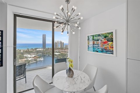 Condominio en venta en Aventura, Florida, 3 dormitorios, 155.8 m2 № 1374385 - foto 10