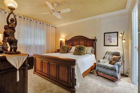 Condo in Lauderdale Lakes, Florida, 1 bedroom  № 976206 - photo 13