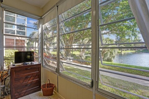 Condo in Lauderdale Lakes, Florida, 1 bedroom  № 976206 - photo 9