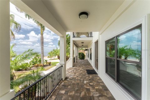 Villa ou maison à vendre à Punta Gorda, Floride: 4 chambres, 374.21 m2 № 1338711 - photo 9