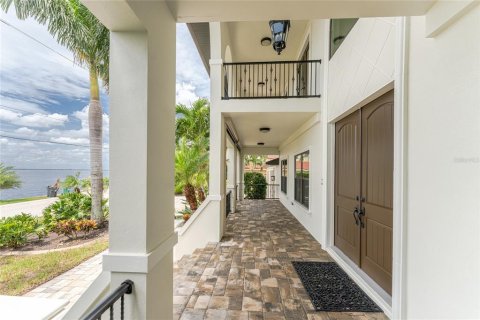 Villa ou maison à vendre à Punta Gorda, Floride: 4 chambres, 374.21 m2 № 1338711 - photo 8