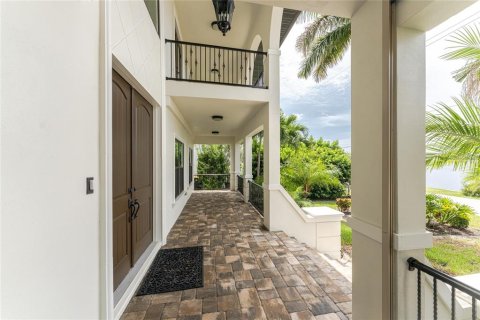 Villa ou maison à vendre à Punta Gorda, Floride: 4 chambres, 374.21 m2 № 1338711 - photo 10