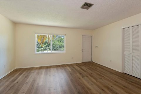 Immobilier commercial à vendre à Port Charlotte, Floride: 4 chambres, 185.8 m2 № 1137538 - photo 17