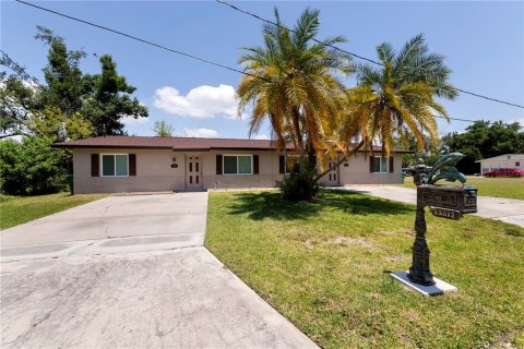 Commercial property in Port Charlotte, Florida 4 bedrooms, 185.8 sq.m. № 1137538 - photo 11