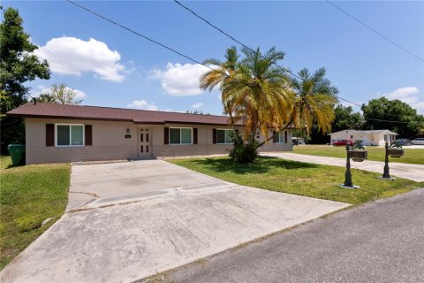 Commercial property in Port Charlotte, Florida 4 bedrooms, 185.8 sq.m. № 1137538 - photo 10
