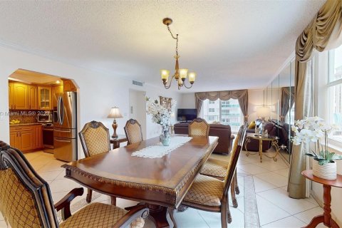 Condominio en venta en Hollywood, Florida, 2 dormitorios, 128.76 m2 № 843396 - foto 5