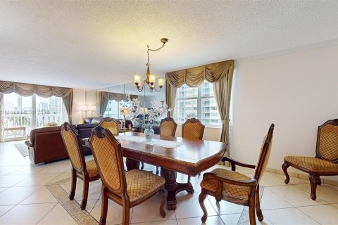 Condominio en venta en Hollywood, Florida, 2 dormitorios, 128.76 m2 № 843396 - foto 2