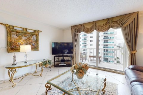 Condominio en venta en Hollywood, Florida, 2 dormitorios, 128.76 m2 № 843396 - foto 18