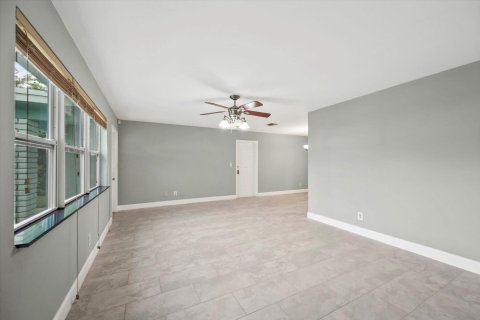 Villa ou maison à vendre à West Palm Beach, Floride: 3 chambres, 112.32 m2 № 1092277 - photo 21