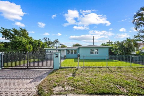 House in West Palm Beach, Florida 3 bedrooms, 112.32 sq.m. № 1092277 - photo 27