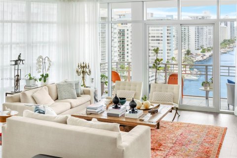 Condo in Miami Beach, Florida, 4 bedrooms  № 1412248 - photo 6