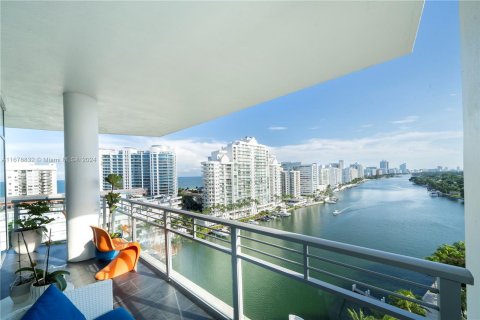 Condo in Miami Beach, Florida, 4 bedrooms  № 1412248 - photo 15