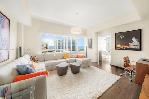 Condo in Miami Beach, Florida, 4 bedrooms  № 1412248 - photo 19