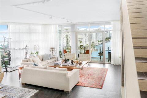 Condo in Miami Beach, Florida, 4 bedrooms  № 1412248 - photo 10